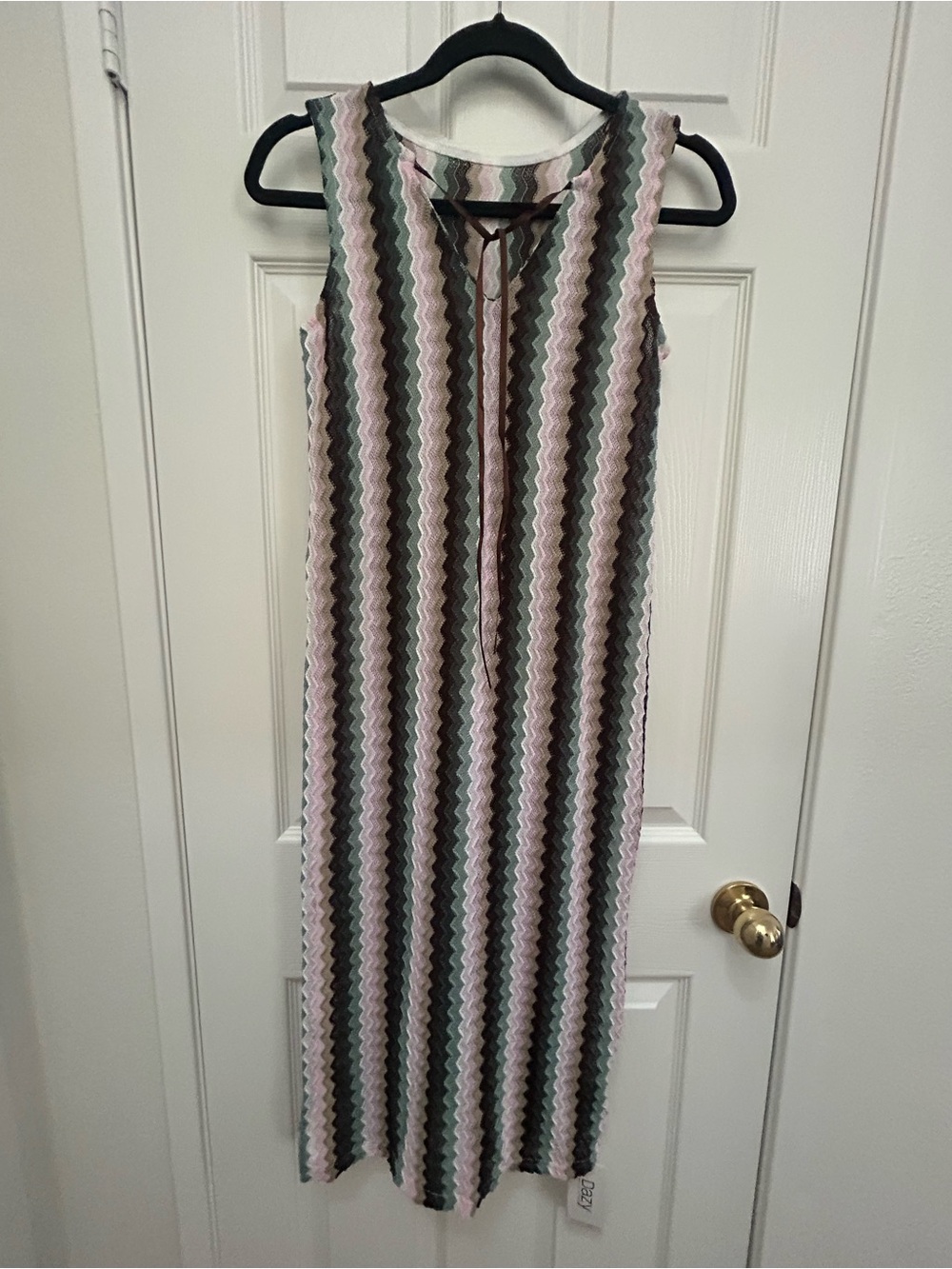 Dazy Sleeveless Zigzag Knit Midi Dress | Size M - Picture 2 of 6